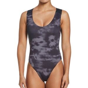 Nike Women's Floral Fade Keyhole Back One Piece Swimsuit XL